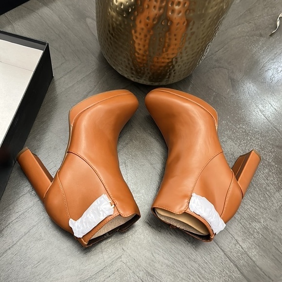 Naturalizer Berri Bootie (WIDE) - Picture 9 of 12